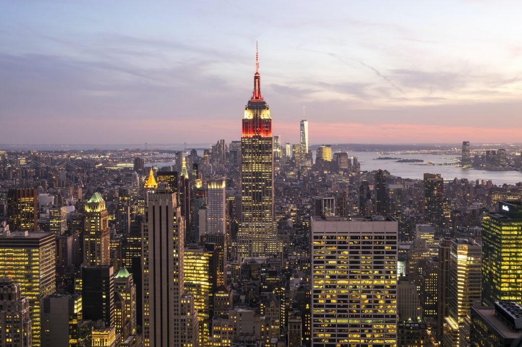 Cityscape of Manhattan, Empire State Building in the centre.