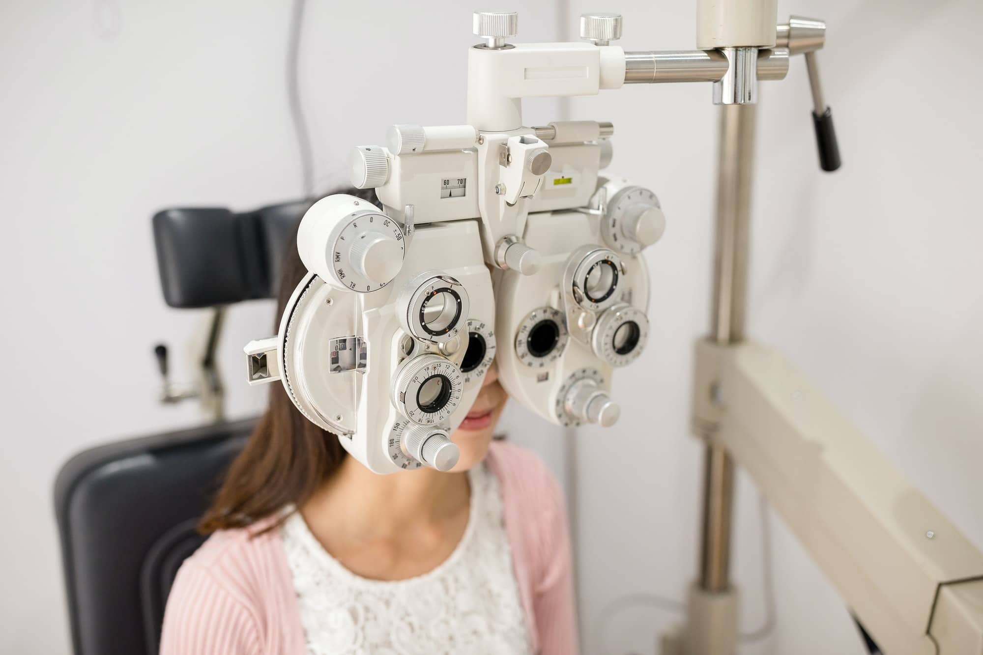 Equipment for eye exams