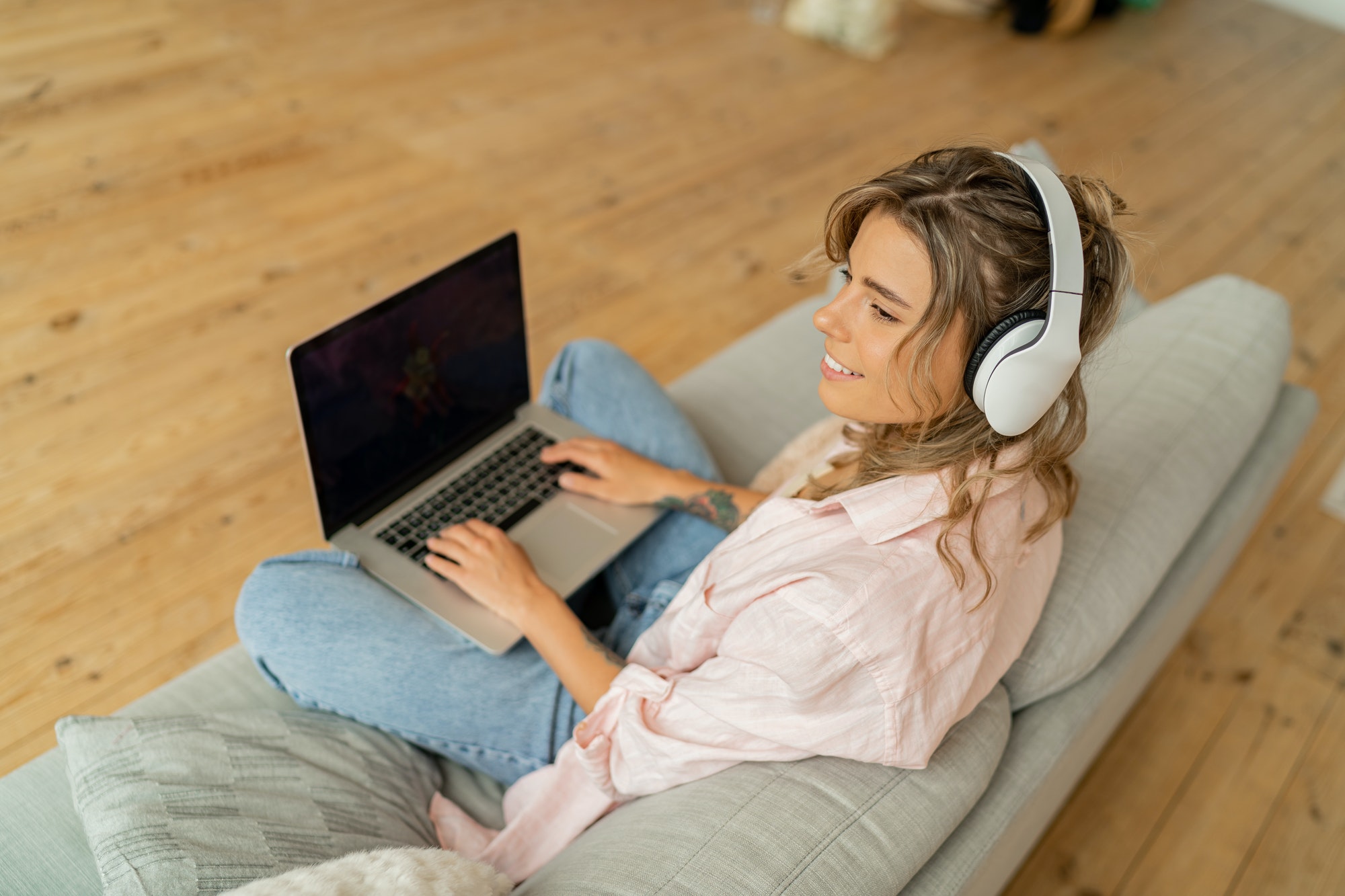 woman with lap top