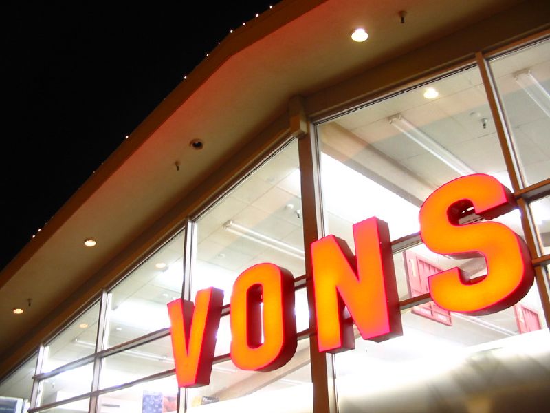 Vons Store